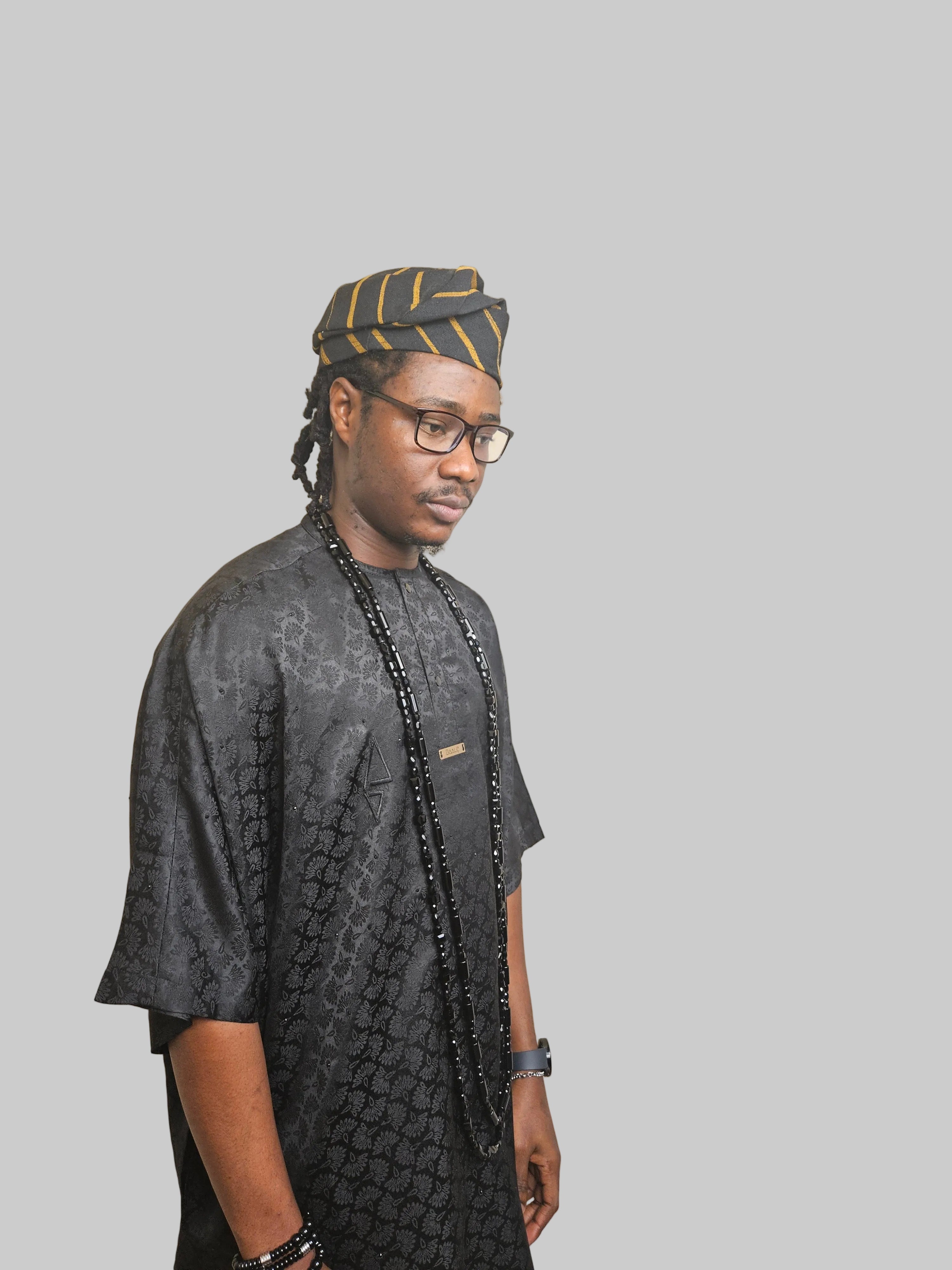 Luxury Two-Piece Nigerian Danshiki for Men with Swarovski Stone Detailing- Black