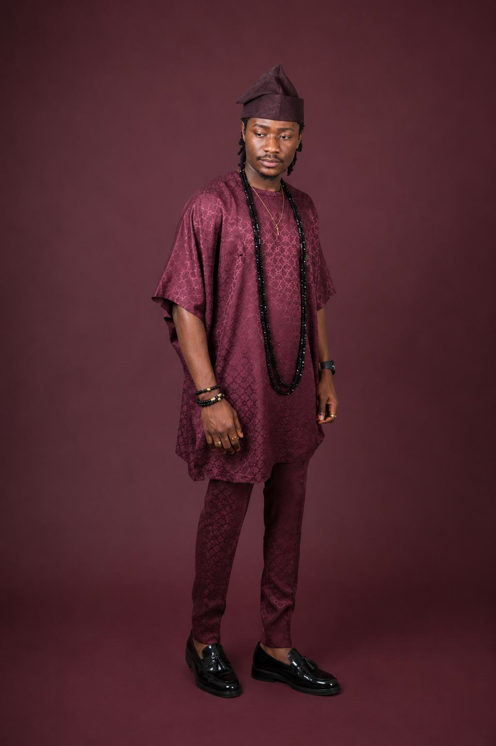 Luxury Two-Piece Nigerian Danshiki for Men with Swarovski Stone Detailing- Maroon